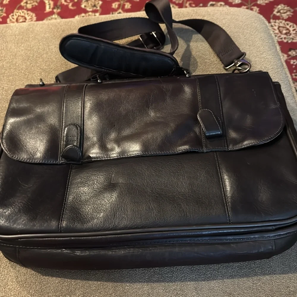 CJ Solo Brown Leather Laptop Case Carry On Messenger Bag (TD)